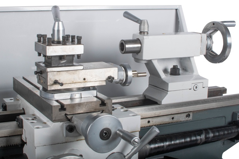 PROMA SPB-550/400 Soustruh na kov