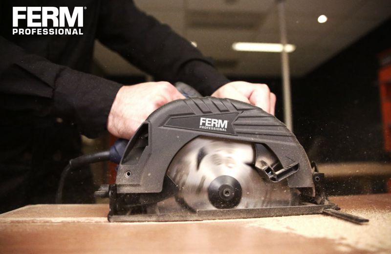 FERM CSM1041P Okružní pila 1050W, 190 mm