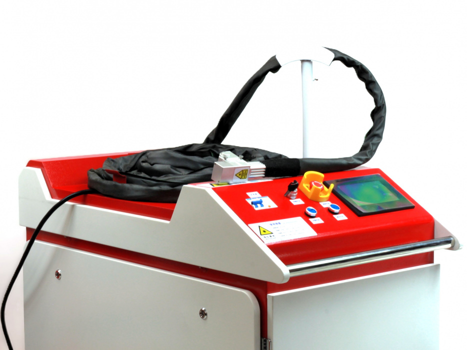 PROMA LCS-2000CW Laser stálý pro čištění povrchů 2000W